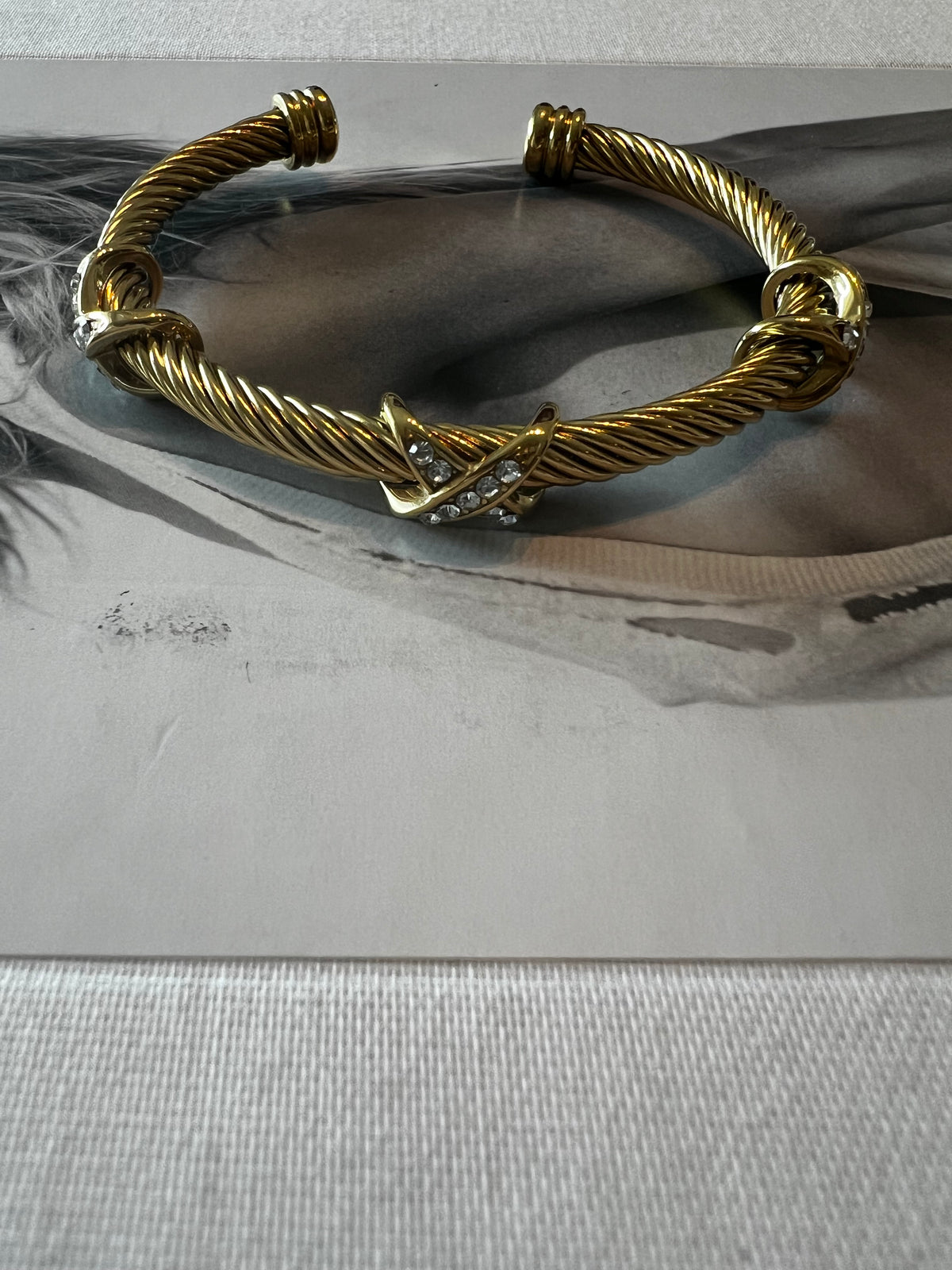 Retro twisted knott cuff