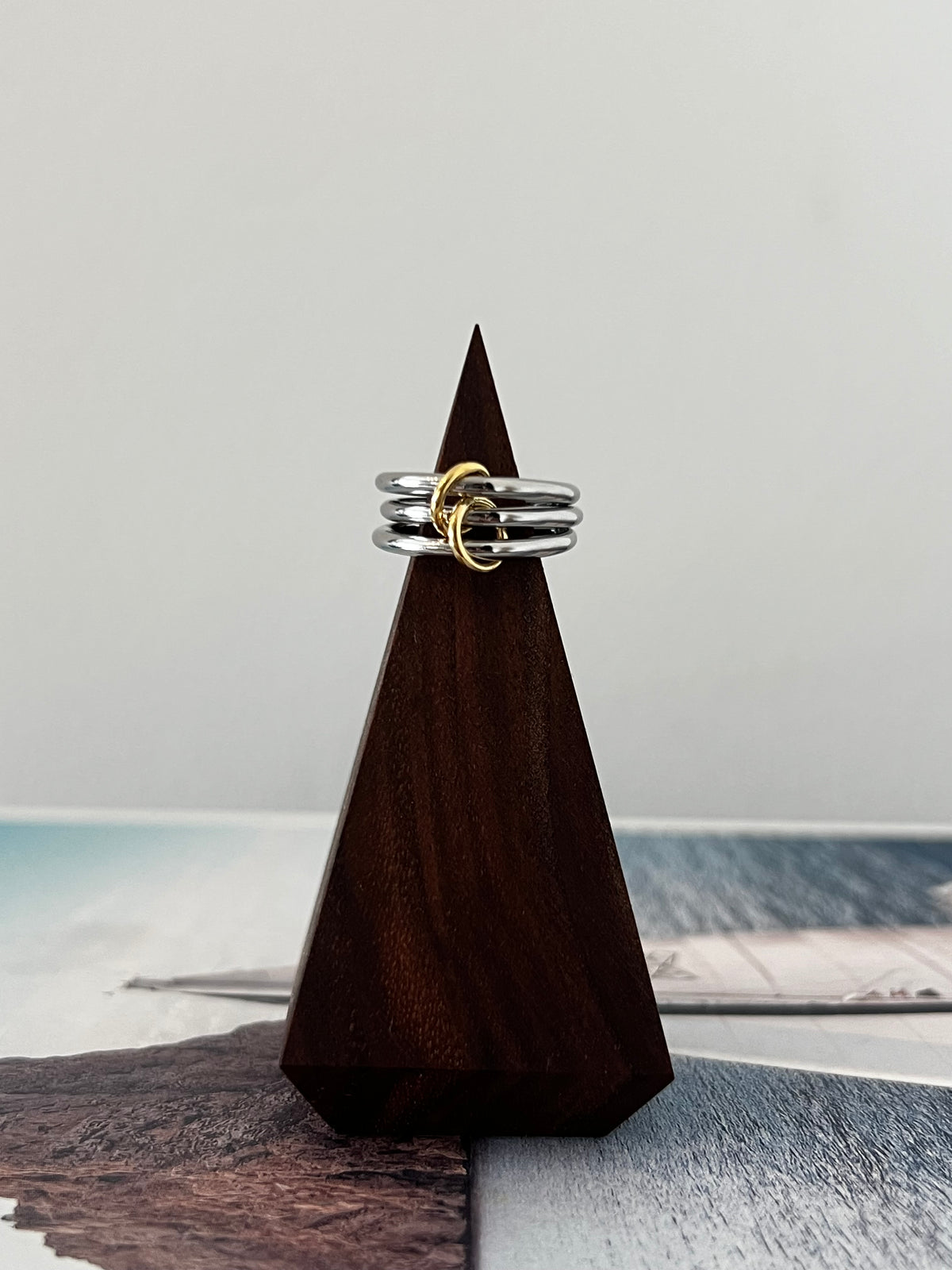 Aura multi-band ring