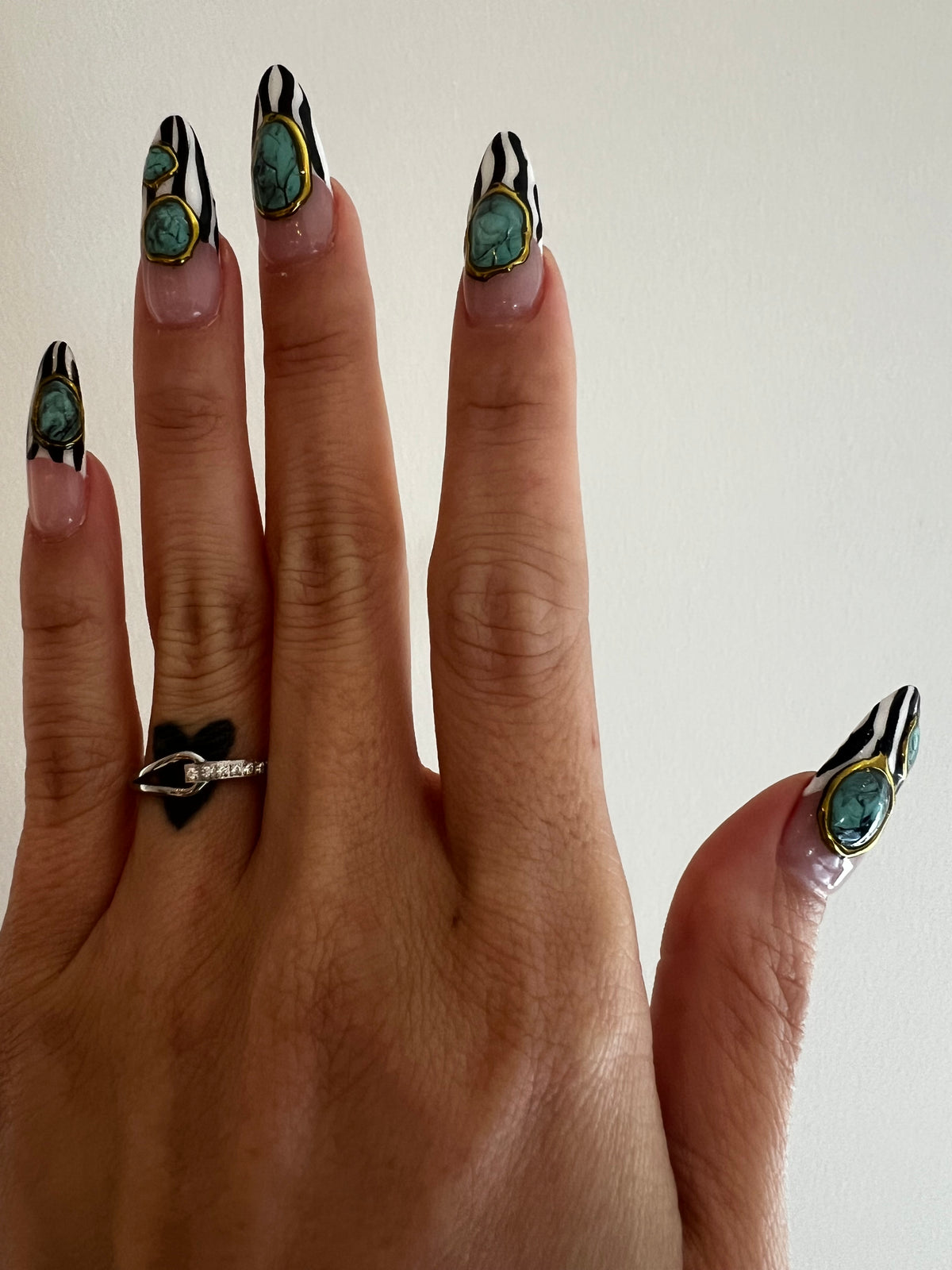 Riva Loop Ring
