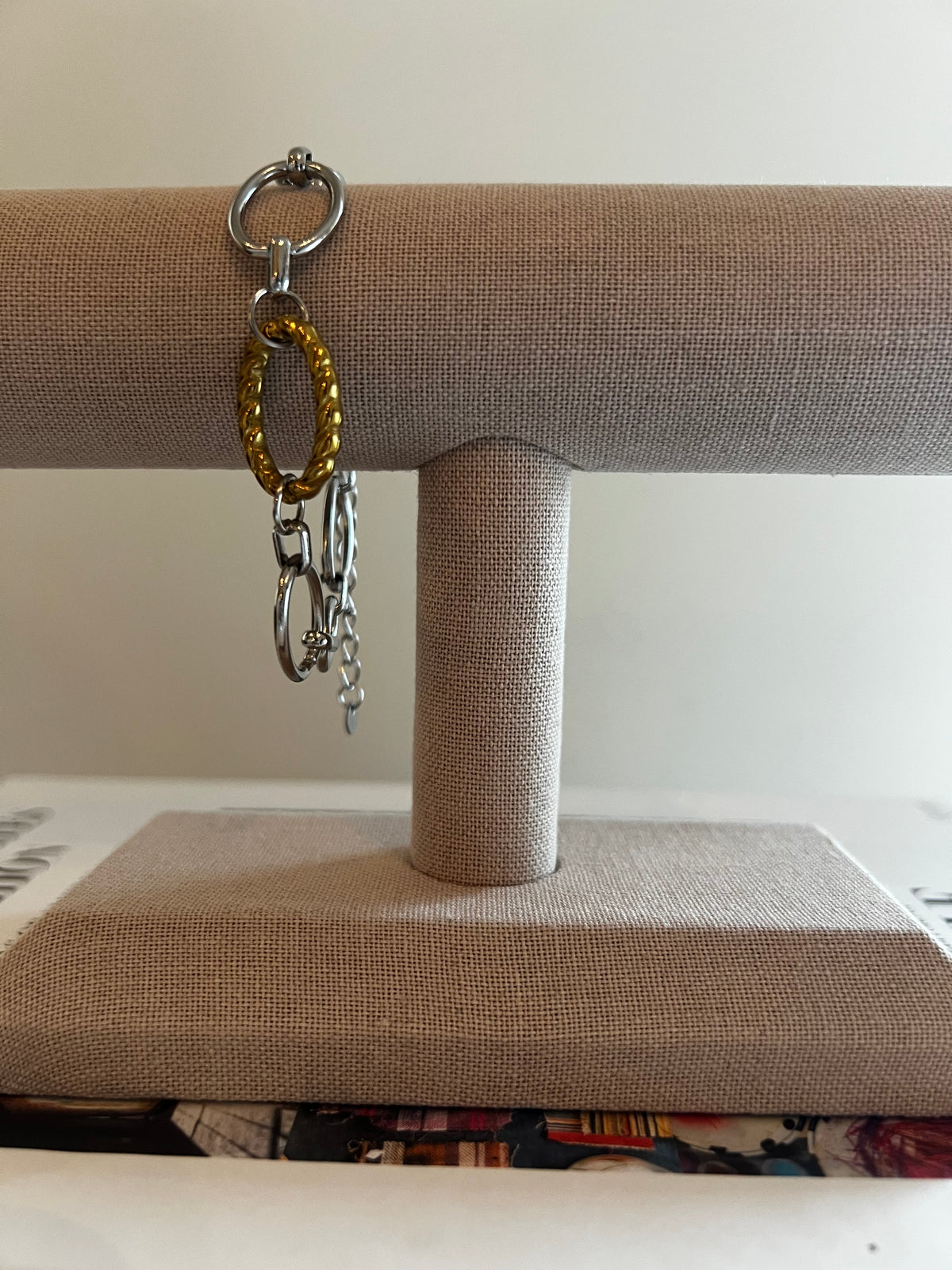 Molten circle link bracelet